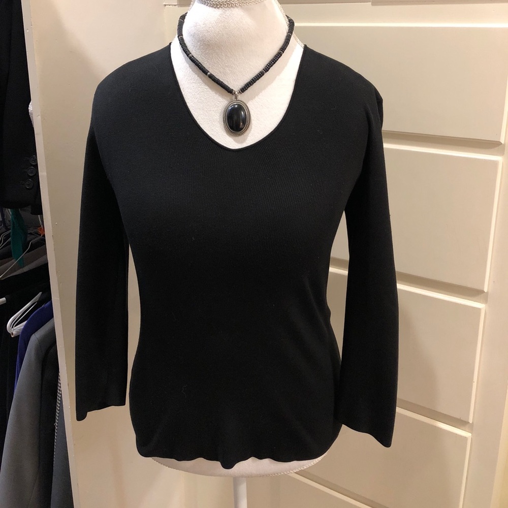 COPY - Ann Taylor black v-neck 3/4 length shirt